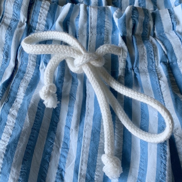 Junior Shorts - Picture 2 of 5